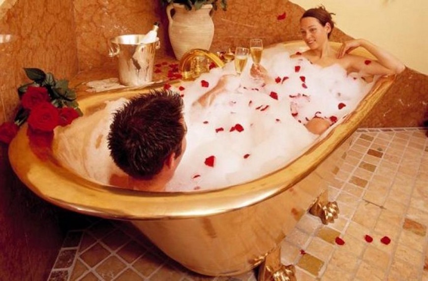 Romantic Bathroom Ideas for Valentine's Day