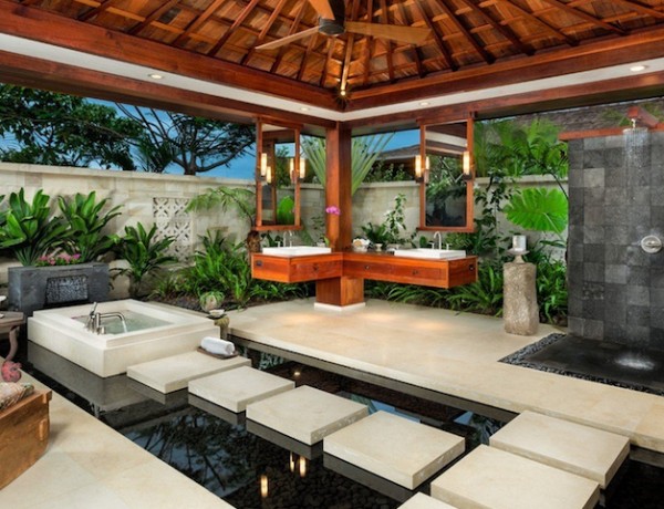 10 Astonishing Tropical Bathroom Ideas That You Must See Today ➤To see more Luxury Bathroom ideas visit us at www.luxurybathrooms.eu #luxurybathrooms #homedecorideas #bathroomideas @BathroomsLuxury