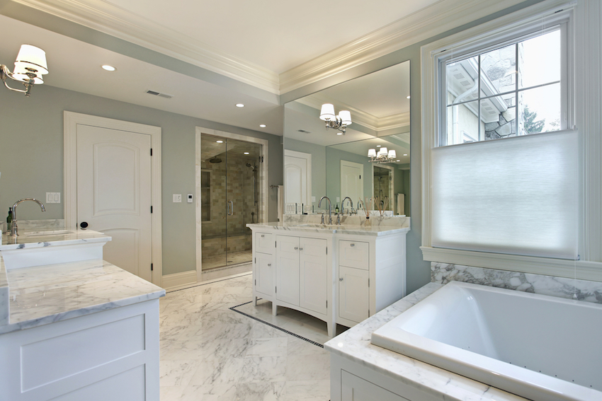 10 Luxury White Master Bathrooms You Will Love to Have