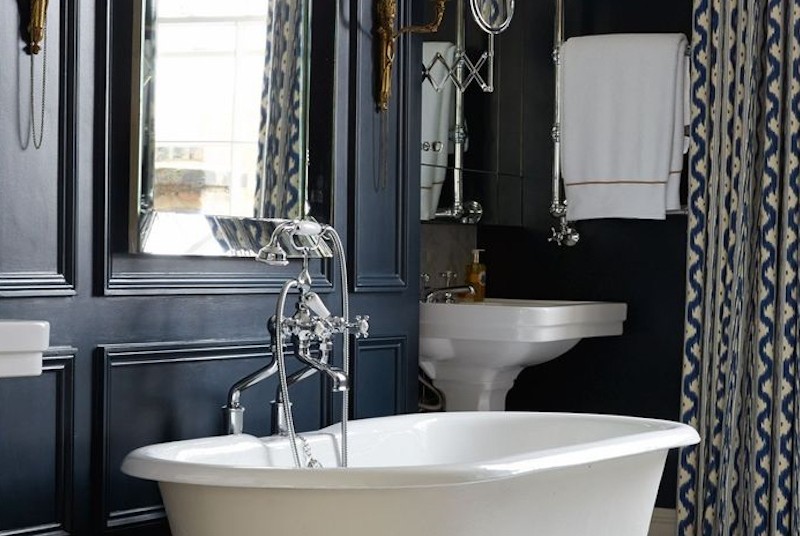 10 Spectacular Luxury Bathroom Mirrors That Delight You ➤To see more Luxury Bathroom ideas visit us at www.luxurybathrooms.eu #luxurybathrooms #homedecorideas #bathroomideas @BathroomsLuxury