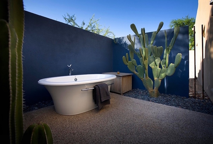 10 Breathtaking Outdoor Bathroom Designs That You Gonna Love