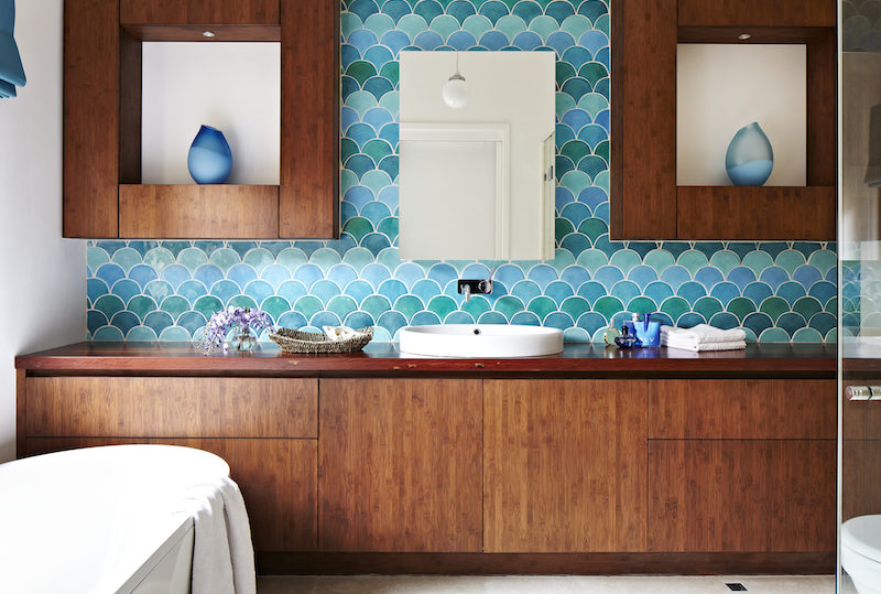 5 Amazing Ways to Get a Colorful Bathroom ➤To see more Luxury Bathroom ideas visit us at www.luxurybathrooms.eu #luxurybathrooms #homedecorideas #bathroomideas @BathroomsLuxury