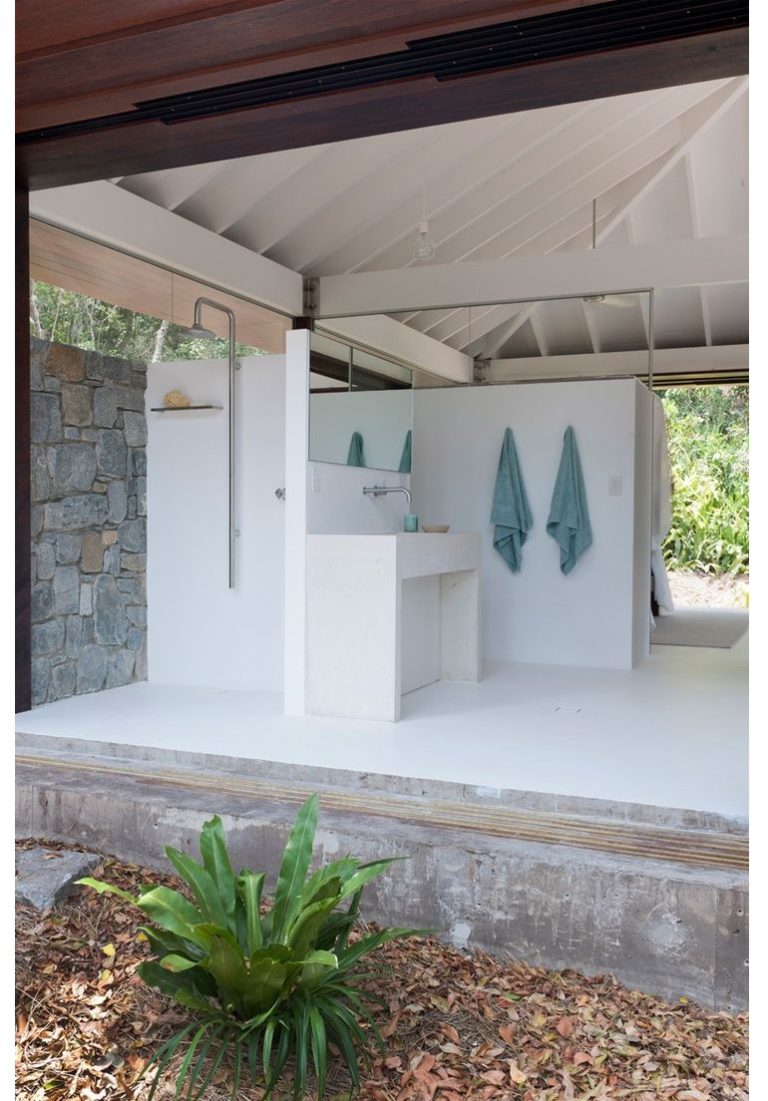 Discover The Most Wanted And Exquisite Outdoor Bathrooms