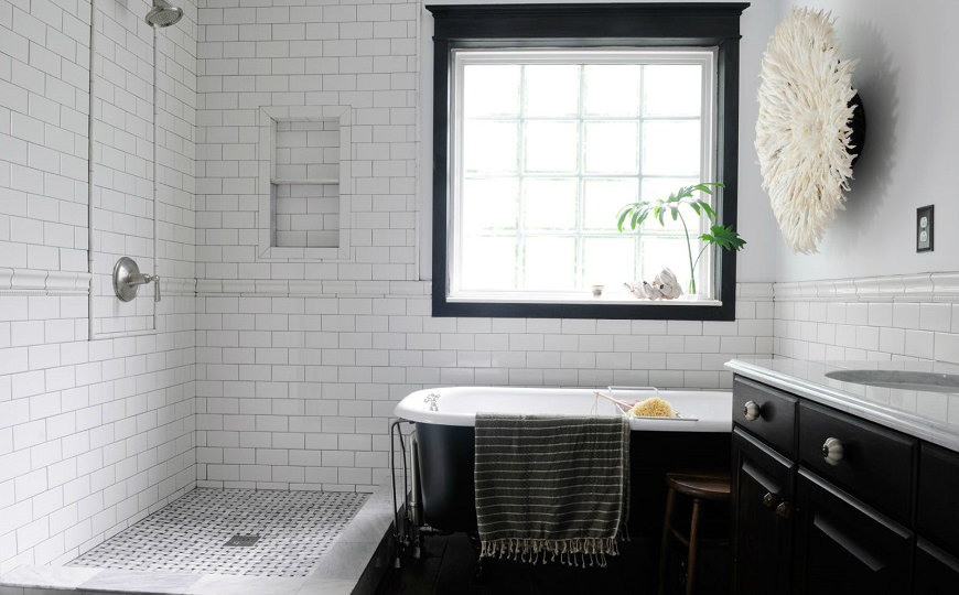 Luxury Bathroom Interior Design Ideas With Retro Tile ➤ To see more news about Luxury Bathrooms in the world visit us at http://luxurybathrooms.eu/ #luxurybathrooms #interiordesign #homedecor @BathroomsLuxury @bocadolobo @delightfulll @brabbu @essentialhomeeu @circudesign @mvalentinabath @luxxu @covethouse_