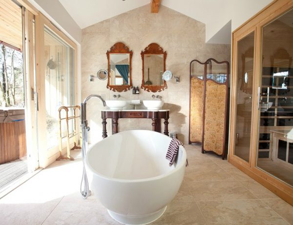 Learn How To Bring Còsagach Design Trend Into Your Luxury Bathroom #luxurybathroomsbrands #luxurybathroomsdesigns #luxurybathroomsimages #còsagach http://luxurybathrooms.eu @mvalentinabath