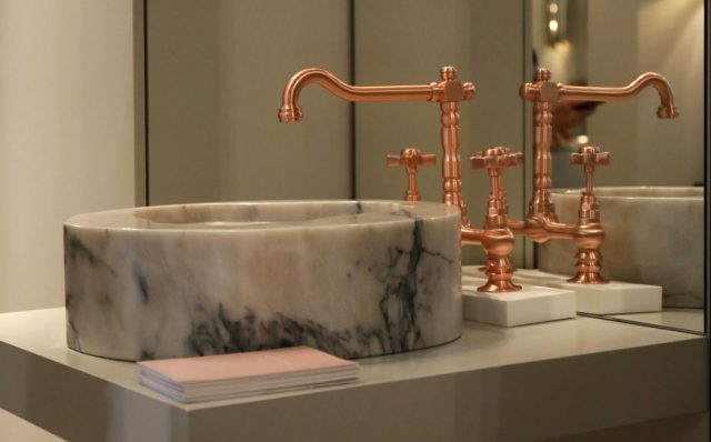 Meet 15 Luxury Bathroom Colors According To Top Interior Designers