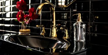 Fall In Love With This Exquisite All Black Bathroom Design Project